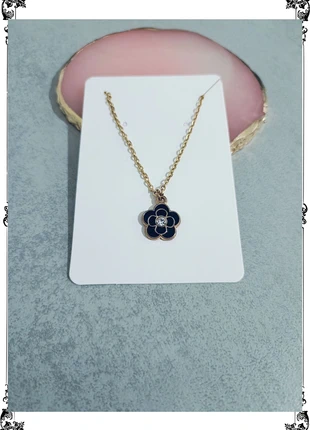 Collar flor, état: Très bon état, 6,00 €, 7,00 € Protection acheteurs incluse