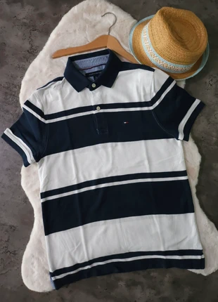 Gestreepte PoloShirt Tommy Hilfiger Maat 12/152, merk: Tommy Hilfiger, staat: Heel goed, maat: 12 jaar / 152 cm, € 10,00, € 11,20 inclusief Kopersbescherming Pro