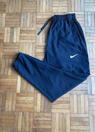 Pantalon running nike, marque: Nike, état: Très bon état, taille: S, 26,99 €, 29,04 € Protection acheteurs incluse