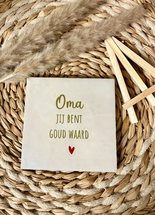 Tegeltje oma inclusief houten standaard, merk: Handgemaakt, staat: Heel goed, € 4,99, € 5,94 inclusief Kopersbescherming