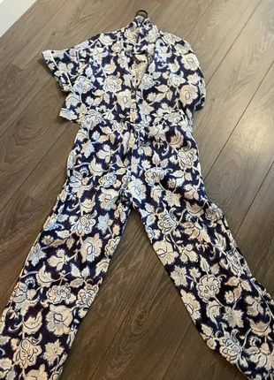 Co ord Zara pak comfy maat L, marque: Zara, état: Neuf sans étiquette, taille: L / 40 / 12, 7,95 €, 9,05 € Protection acheteurs incluse