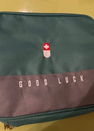 Sacoche â médicament neuve, état: Neuf sans étiquette, 7,00 €, 8,05 € Protection acheteurs incluse