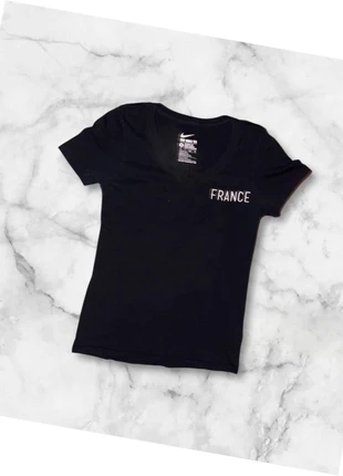 T-shirt noir Nike France - Taille XS - Femme - Col V, marca: Nike, estado: Muito bom, tamanho: XS / 34 / 6, €3.00, €3.85 inclui Proteção do Comprador