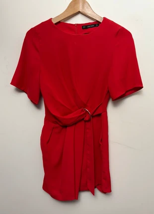Combi short manches courtes Ceinturé Rouge ZARA Taille XS, marque: Zara, état: Très bon état, taille: XS / 34 / 6, 10,00 €, 11,20 € Protection acheteurs (Pro) incluse