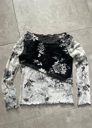 Cute black and white floral printed long sleeved T-shirt, état: Bon état, taille: M / 38 / 10, 3,00 €, 3,85 € Protection acheteurs incluse