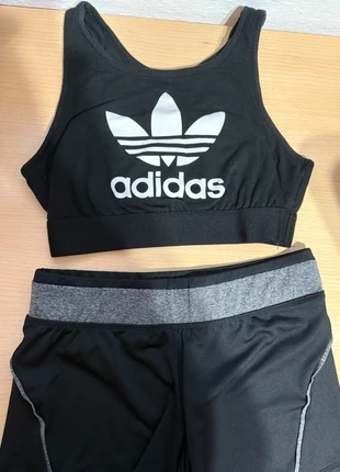 Top deportivo adidas regalo pantalón corto, marca: adidas, estado: Nuevo sin etiquetas, tamaño: S, 9,00 €, 10,15 € Protección al comprador incluida