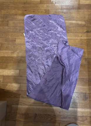 Foulard mauve, brand: Vintage, condition: Very good, €5.00, €5.95 includes Buyer Protection