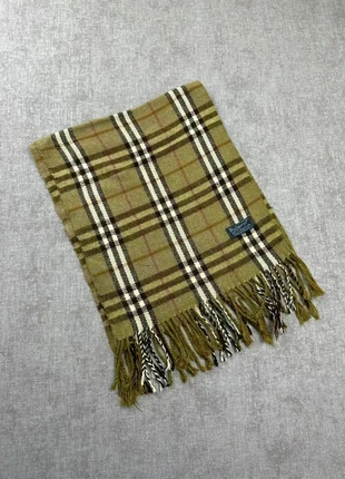 Écharpe Burberry vert, marque: Burberry, état: Très bon état, 45,00 €, 47,95 € Protection acheteurs (Pro) incluse