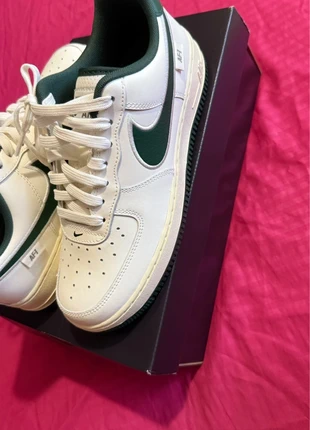 Baskets Nike, Air Force banane, marca: NikeAir Force, estado: Nuevo con etiquetas, tamaño: 40, 95,00 €, 100,45 € Protección al comprador incluida