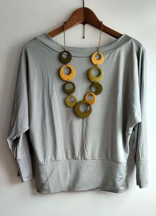 Top gris plata de lycra | manga murciélago | brillo suave | elástico | T42–44 ES, marque: Clockhouse, état: Très bon état, taille: XL / 42 / 14, 14,00 €, 15,40 € Protection acheteurs incluse