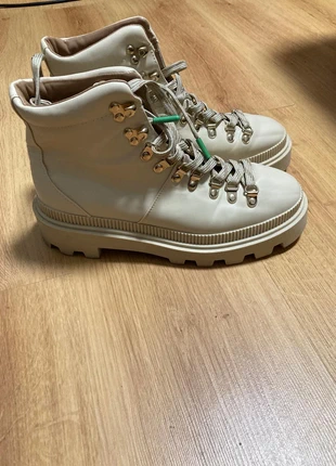 Bottines beige – style rando chic, excellent état, marque: H&M, état: Bon état, taille: 40, 8,00 €, 9,10 € Protection acheteurs (Pro) incluse