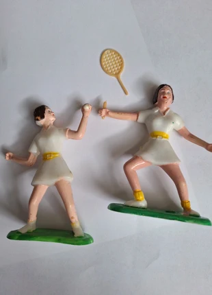 Vintage Tennis figures, merk: Hong Kong, staat: Veelgebruikt, maat: 8 jaar / 128 cm, € 1,00, € 1,75 inclusief Kopersbescherming