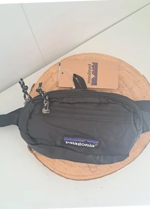 Sacoche Patagonia noire neuve - format 20 x 14 cm, marque: Patagonia, état: Très bon état, 17,00 €, 18,55 € Protection acheteurs incluse