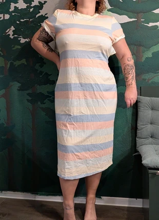 Midi Kleid mit Streifen und cutout am Rücken 46, brand: ASOS, condizioni: Ottime, taglia: XXXL / IT 50 / EU 46, €5.00, €5.95 include la Protezione acquisti