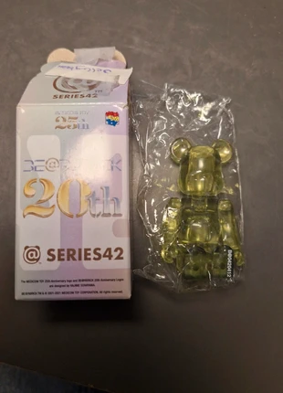 Bearbrick 100% neuf sous blister serie 42 jellybean vert, brand: Bearbrick, condition: New with tags, size: Preemie, up to 44cm, €15.00, €16.45 includes Buyer Protection Pro