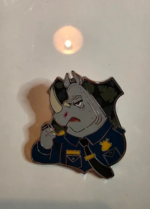 Disney pin Zootopia Rhino police, marque: Disney, état: Très bon état, 6,00 €, 7,00 € Protection acheteurs incluse