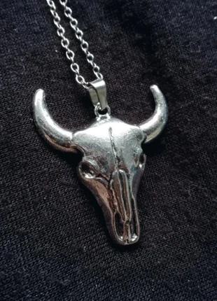 Taurus horns skull necklace bull, marque: Skull, état: Très bon état, 5,00 €, 5,95 € Protection acheteurs incluse
