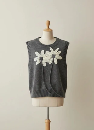 Haut sans manches avec tissage floral 3D, présentant un design floral élégant pour femmes., marque: Floral, état: Très bon état, taille: S / 36 / 8, 27,00 €, 29,05 € Protection acheteurs incluse