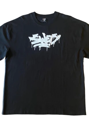 T-shirt oversize SWED, marca: Fabrication Artisanale, estado: Novo sem etiquetas, tamanho: L, €30.00, €32.20 inclui Proteção do Comprador