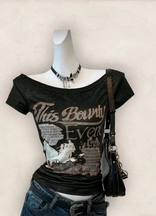 Top noir imprimé western “This Bounty Event" style Y2K cowboy grunge, marca: LOOK, estado: Muito bom, tamanho: S / 36 / 8, €28.00, €30.10 inclui Proteção do Comprador