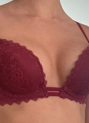 Soutien gorge push up dentelle bordeaux, marque: Undiz, état: Très bon état, taille: 85A et AA, 12,00 €, 13,30 € Protection acheteurs incluse