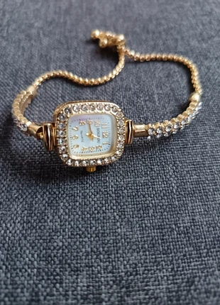 Montre femme dorée inoxydable 🎁, marke: Quartz, zustand: Neu, mit Etikett, größe: Einheitsgröße, 15,00 €, 16,45 € inklusive Vinted-Käuferschutz