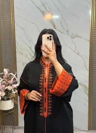 Gandoura kaftan traditionnel noir et orange, marque: caftan, état: Neuf sans étiquette, taille: Autre, 39,00 €, 41,65 € Protection acheteurs incluse