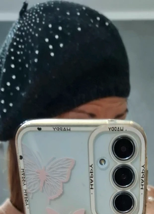 Basco parigino invernale nero con strass glitterato, brand: Made In Italy, condizioni: Ottime, taglia: Taglia unica, €6.99, €8.04 include la Protezione acquisti