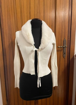 Cardigan bianco con collo peloso staccabile – Perfetto per le feste, état: Très bon état, taille: S / 36 / 8, 12,00 €, 13,30 € Protection acheteurs incluse