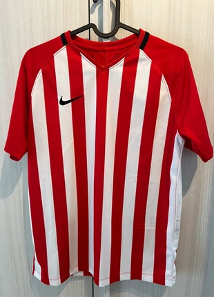 T-shirt sportiva Nike, marke: Nike, zustand: Sehr gut, größe: XS, 8,50 €, 9,63 € inklusive Vinted-Käuferschutz