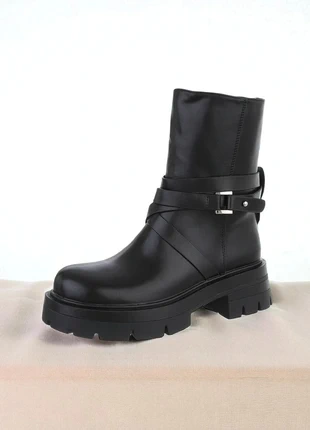 Paire de bottines très tendance, taille 39, merk: Autre boutique, staat: Heel goed, maat: 39, € 50,00, € 53,20 inclusief Kopersbescherming
