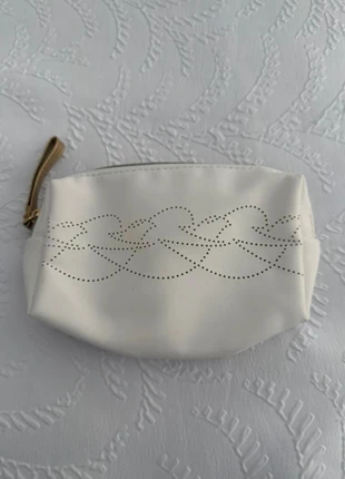Small white Dove make up cosmetic toiletry bag, brand: Dove, condition: Very good, £2.00, £2.80 includes Buyer Protection