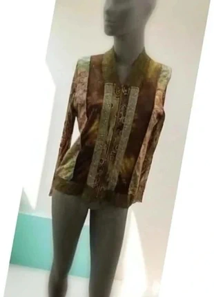 Blouse colorée Fred Sabatier femme T.42 – Élégante, fluide & originale – Très bon état 😀, brand: PRECEDENT, condition: Very good, size: XL / 42 / 14, €14.99, €16.44 includes Buyer Protection Pro