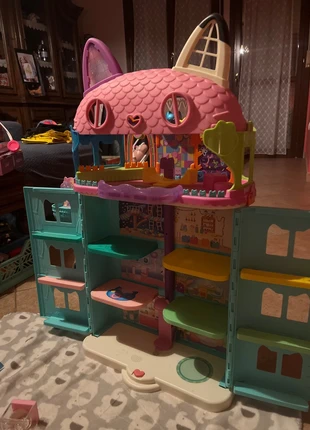 Casa di gabby con terrazzo, marke: Gabby's Dollhouse, zustand: Sehr gut, größe: 24–36 Monate / 92, 40,00 €, 42,70 € inklusive Vinted-Käuferschutz