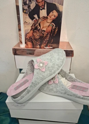 Pantofole donna col.grigio, marque: Made In Italy, état: Neuf avec étiquette, taille: 40, 12,00 €, 13,30 € Protection acheteurs incluse