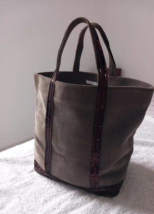 Sac Vanessa Bruno velours petit modèle, marque: Vanessa Bruno, état: Très bon état, 32,00 €, 34,30 € Protection acheteurs incluse