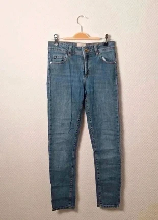 Jean skinny Sézane taille W26 | FR36 couleur bleu clair 98% coton, merk: Sézane, staat: Heel goed, maat: S / 36 / 8, € 35,00, € 37,45 inclusief Kopersbescherming