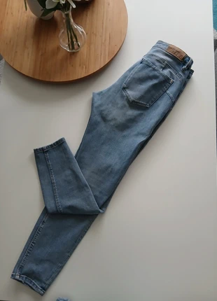 Jean stradivarius, marque: Stradivarius, état: Très bon état, taille: M / 38 / 10, 4,20 €, 5,11 € Protection acheteurs incluse