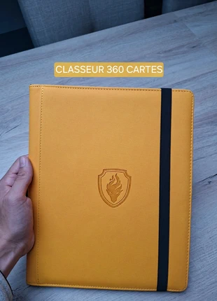 Classeur de rangement pour 360 cartes Pokémon / lorcana coloris jaune, marke: classeur 360 cartes, zustand: Sehr gut, 18,00 €, 19,60 € beinhaltet Vinted-Käuferschutz Pro