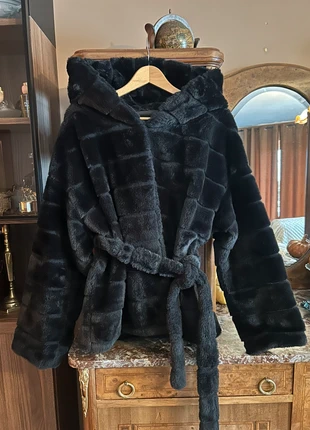 Manteau fausse fourrure synthétique noir – taille l – capuche – ceinture – très chaud – parfait état, état: Très bon état, taille: L / 40 / 12, 18,00 €, 19,60 € Protection acheteurs incluse