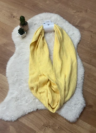 Gele gebreide sjaal lusvormig, marque: Accessories, état: Neuf avec étiquette, 7,99 €, 9,09 € Protection acheteurs incluse