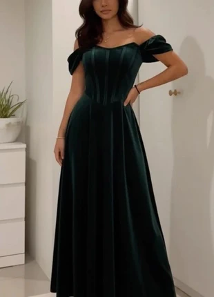 Robe longue en velours vert, épaules dénudées, corset élégant et fluide. taille M, marca: Vintage Chic, estado: Muito bom, tamanho: M / 38 / 10, €59.00, €62.65 inclui Proteção do Comprador