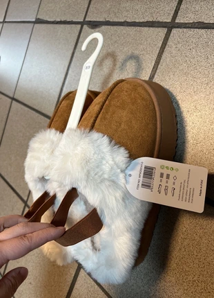 Pantofole donna marrone 38/39 con elastico dietro, marque: Donna, état: Neuf avec étiquette, taille: 38, 8,00 €, 9,10 € Protection acheteurs incluse