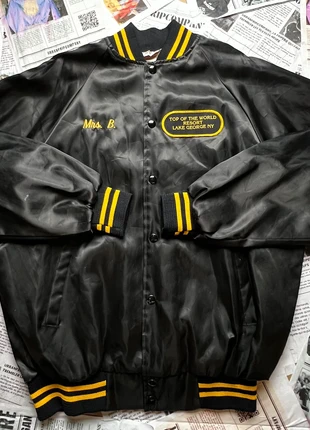 Varsity Jacket 100% Made in USA Taille L – Veste Universitaire Vintage – Letterman Jacket, marke: Vintage Dressing, zustand: Gut, größe: L / 40 / 12, 27,75 €, 29,84 € inklusive Vinted-Käuferschutz