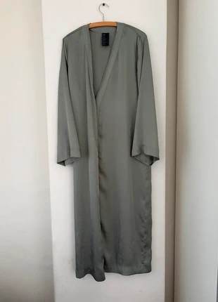 Satijnen kimono mintgroen H&M, merk: H&M, staat: Heel goed, maat: S / 36 / 8, € 10,00, € 11,20 inclusief Kopersbescherming