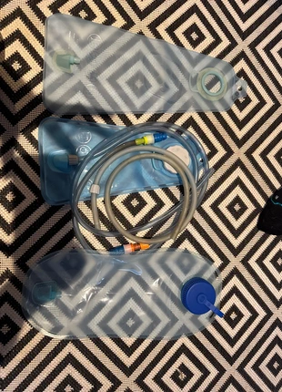 Gourdes Poches à eau, marque: Quechua, état: Très bon état, 10,00 €, 11,20 € Protection acheteurs incluse