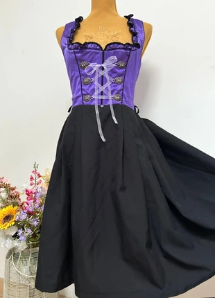 Robe dirndl noire et violette à laçage 100% polyester Country Lady T36, brand: Country Lady, condizioni: Ottime, taglia: S / IT 40 / EU 36, €10.00, €11.20 include la Protezione acquisti Pro