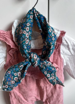 Blauw bloemetjes sjaaltje 🌺, merk: Handgemaakt, staat: Nieuw zonder prijskaartje, € 8,00, € 9,10 inclusief Kopersbescherming