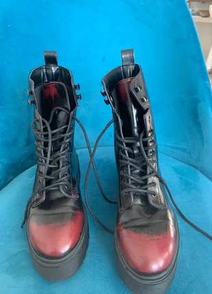 Schwarz rote Stiefel, marke: C&A, zustand: Sehr gut, größe: 38, 20,00 €, 21,70 € inklusive Vinted-Käuferschutz