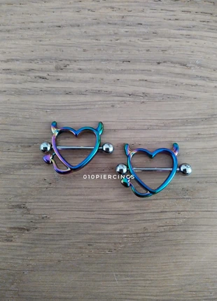 Nieuwe tepelpiercing. Duivelhartje. Regenboog., merk: piercing, staat: Nieuw zonder prijskaartje, € 6,00, € 7,00 inclusief Kopersbescherming